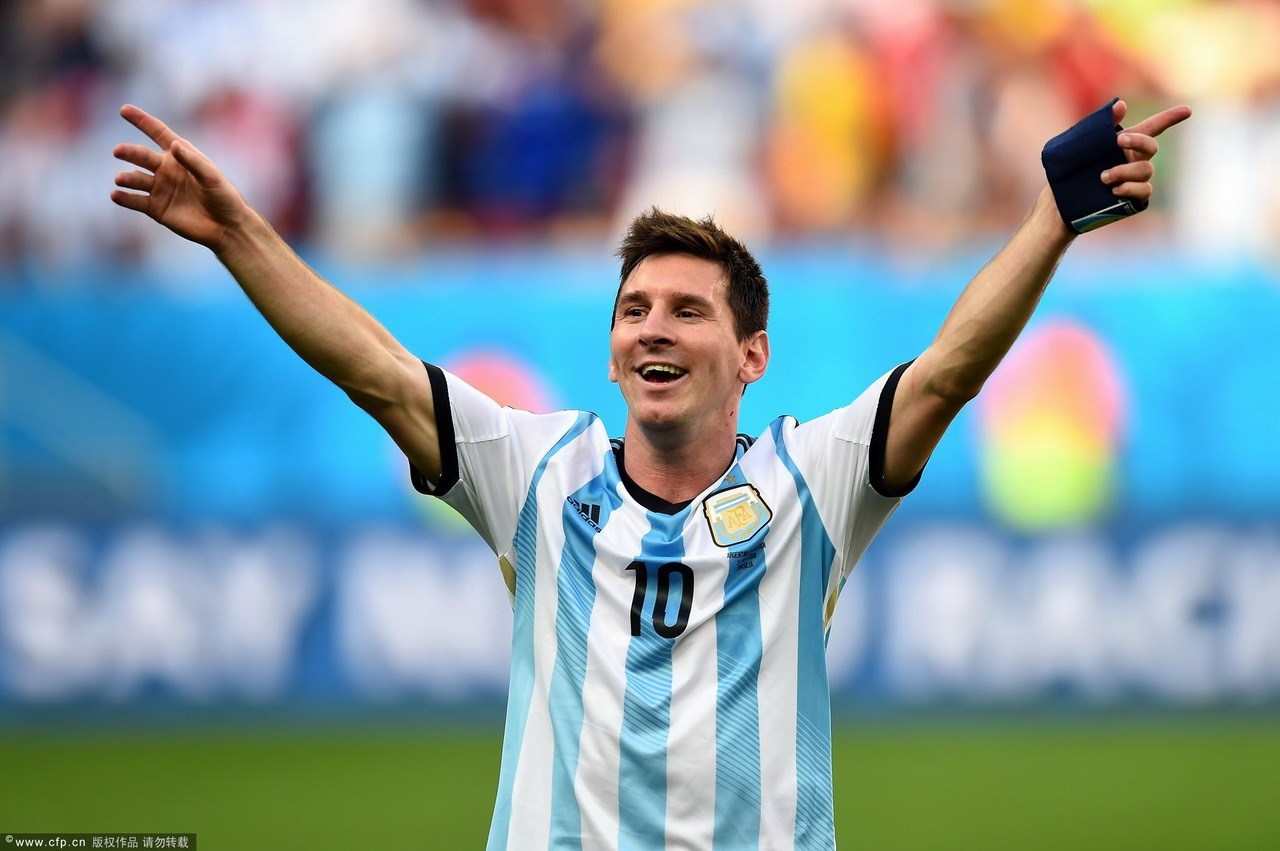 亮相世界杯才1天，董路出手揭开马宁仅剩体面，网友态度出奇一致